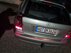 Gebraucht 2006 Mercedes 220 Kombi | 2.500 €