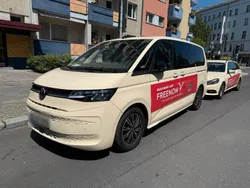 Gelb Gebraucht 2024 VW T7 Van | 44.500 €