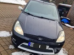 Schwarz Gebraucht 2005 Ford Fiesta Kleinwagen | 250 €