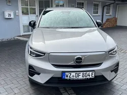 Silber Gebraucht 2024 Volvo XC40 Plus SUV | 42.500 € (Fairer Preis)