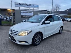 Calcitweiss/zirrusweiss Gebraucht 2014 Mercedes B180 Van / Kleinbus | 5.990 € (Fairer Preis)