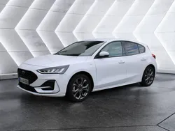 Weiß Gebraucht 2023 Ford Focus ST-Line Limousine | 18.900 € (Guter Preis)