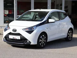 Weiß Gebraucht 2020 Toyota Aygo Business Edition Kleinwagen | 8.490 € (Guter Preis)