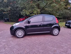 Schwarz Gebraucht 2011 Peugeot 107 Kleinwagen | 5.800 € (Teuer)