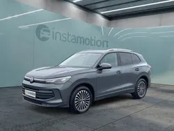 Grau Gebraucht 2024 VW Tiguan Life SUV | 36.399 € (Etwas zu teuer)