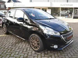 Schwarz Gebraucht 2015 Peugeot 208 Kleinwagen | 7.999 € (Guter Preis)