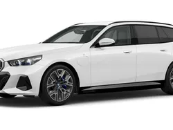Weiß Gebraucht 2024 BMW 530e Comfort Edition Kombi | 74.786 €
