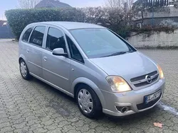 Silber Gebraucht 2006 Opel Meriva Van / Kleinbus | 2.000 € (Fairer Preis)