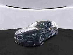 Crystalschwarz metallic Gebraucht 2021 Skoda Octavia First Edition Kombi | 23.390 € (Guter Preis)