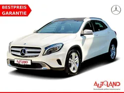 Weiss Gebraucht 2016 Mercedes GLA200 Urban SUV | 20.990 € (Fairer Preis)