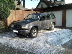 Grau Gebraucht 2000 Ford Explorer SUV | 4.700 €