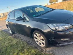 Schwarz Gebraucht 2015 Opel Astra Limousine | 7.299 € (Fairer Preis)