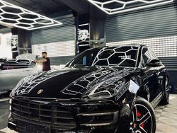 Schwarz Gebraucht 2017 Porsche Macan Turbo SUV | 44.900 € (Fairer Preis)