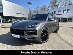 Grau Gebraucht 2025 Porsche Cayenne SUV | 119.800 €