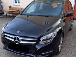 Schwarz Gebraucht 2019 Mercedes B180 Urban Van / Kleinbus | 18.999 €
