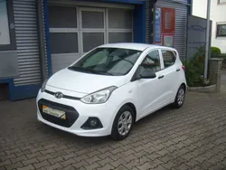 Weiß Gebraucht 2015 Hyundai i10 Classic Kleinwagen | 7.250 € (Fairer Preis)