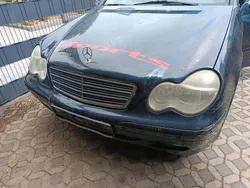 Schwarz Gebraucht 2003 Mercedes C180 Kombi | 1.900 €