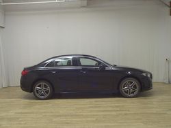 Schwarz Gebraucht 2022 Mercedes A250 AMG line Limousine | 22.480 € (Superpreis)