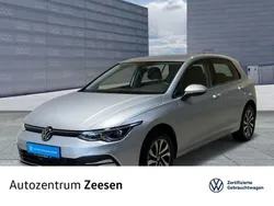 Reflexsilber (metallic) Gebraucht 2023 VW Golf VIII Active Limousine | 27.250 € (Fairer Preis)