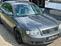 Grau Gebraucht 2002 Audi A4 Ambiente Limousine | 2.499 € (Fairer Preis)