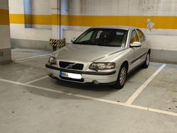 Silber Gebraucht 2001 Volvo S60 Comfort Limousine | 1.000 € (Fairer Preis)