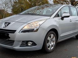 Silber Gebraucht 2011 Peugeot 5008 Van / Kleinbus | 2.750 € (Superpreis)