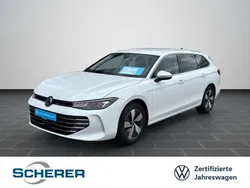 Pure white Gebraucht 2024 VW Passat Business Kombi | 31.390 € (Guter Preis)