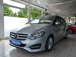 Silber Gebraucht 2015 Mercedes B180 Van / Kleinbus | 11.890 € (Fairer Preis)