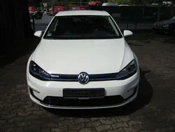 Pure white Gebraucht 2018 VW e-Golf Kleinwagen | 11.800 € (Fairer Preis)