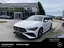 Weiß Gebraucht 2024 Mercedes CLA220 Shooting Brake AMG Kombi | 35.770 € (Fairer Preis)