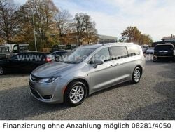 Grau Gebraucht 2020 Chrysler Pacifica Van / Kleinbus | 22.499 € (Guter Preis)
