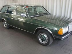 Grün Gebraucht 1985 Mercedes 240 Kombi | 11.500 €
