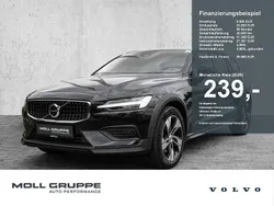 Onyx black / metallic Gebraucht 2023 Volvo V60 CC Plus Kombi | 35.980 € (Superpreis)