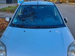 Grau Gebraucht 2007 Ford Fiesta Style Limousine | 2.990 €