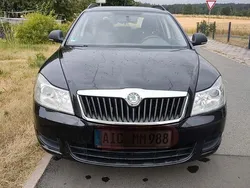 Schwarz Gebraucht 2010 Skoda Octavia Ambiente Kombi | 2.000 € (Guter Preis)