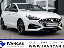 Weiß Gebraucht 2024 Hyundai i30 Advantage Limousine | 22.690 € (Guter Preis)
