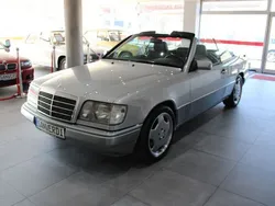 Silber Gebraucht 1997 Mercedes E320 Edition Cabrio | 39.990 €
