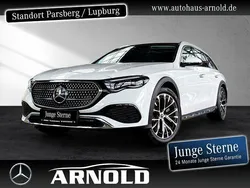Weiß (manufaktur opalithweiß bright) Gebraucht 2024 Mercedes E300 Kombi | 68.900 € (Teuer)
