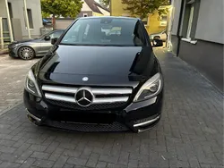 Schwarz Gebraucht 2012 Mercedes B180 Van / Kleinbus | 9.400 € (Fairer Preis)