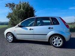 Grau Gebraucht 2002 Ford Fiesta Ghia Kleinwagen | 1.635 € (Etwas zu teuer)