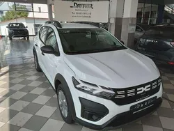 Weiß Gebraucht 2023 Dacia Sandero Stepway Kleinwagen | 15.490 € (Guter Preis)