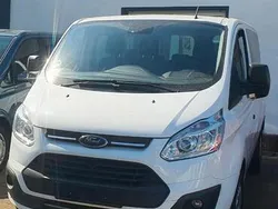 Weiß Gebraucht 2016 Ford Transit Custom Van / Kleinbus | 15.200 €