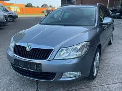 Grau Gebraucht 2013 Skoda Octavia Elegance Kombi | 7.999 € (Fairer Preis)
