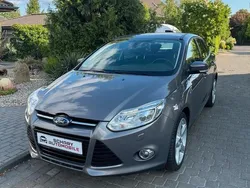 Grau Gebraucht 2013 Ford Focus Titanium Limousine | 6.699 € (Fairer Preis)