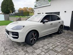 Grau Gebraucht 2024 Porsche Cayenne SUV | 132.000 €