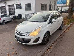 Weiß Gebraucht 2011 Opel Corsa Selection Kleinwagen | 1.650 € (Guter Preis)