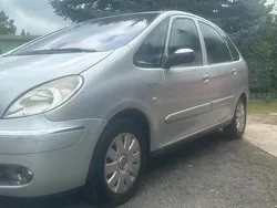 Grau Gebraucht 2005 Citroën Xsara Picasso Van / Kleinbus | 2.499 € (Fairer Preis)