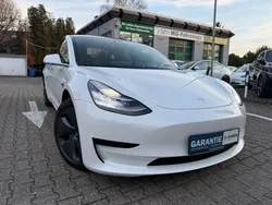 Weiß Gebraucht 2020 Tesla Model 3 Standard Range Plus Limousine | 21.949 € (Fairer Preis)