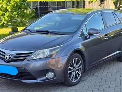 Grau Gebraucht 2013 Toyota Avensis Edition Kombi | 4.400 € (Teuer)