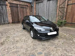 Schwarz Gebraucht 2015 Renault Mégane III Authentique Kleinwagen | 9.300 € (Teuer)